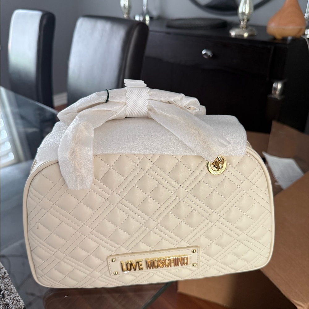 Love Moschino Cream Quilted Satchel